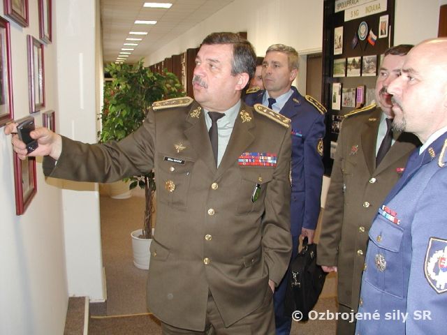 PRÍSLU NÍCI KNB V TRENČÍNE