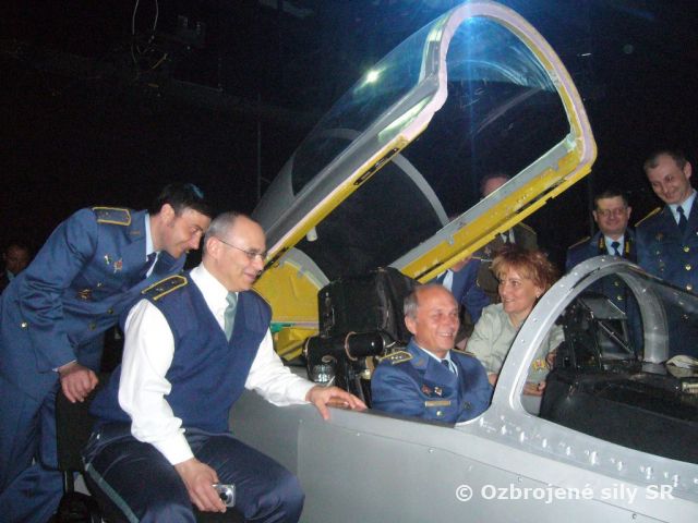 Návšteva príslušníkov VVŠK AOS LM