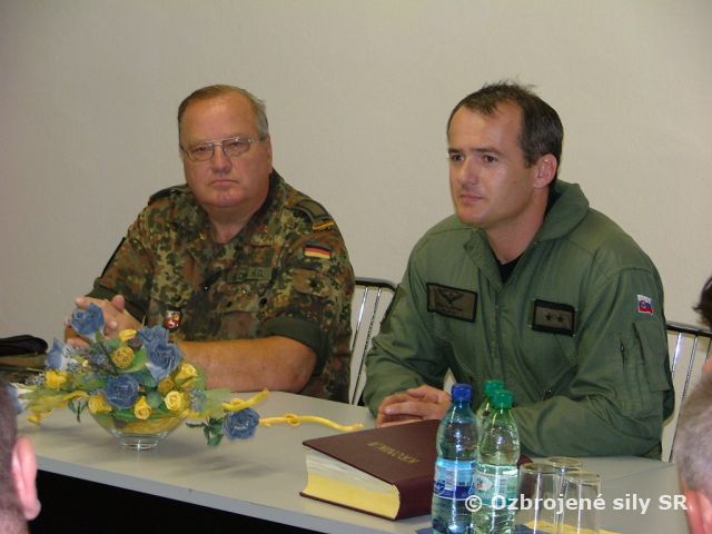 Vrtuľníkové krídlo v Prešove navštívili príslušníci Bundeswehru