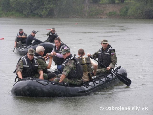 Minister obrany sa oboznámil  s činnosťou ženijného práporu v Seredi