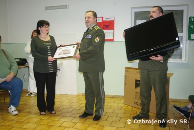 Cena organizátorov plesu pre domov sociálnych služieb 