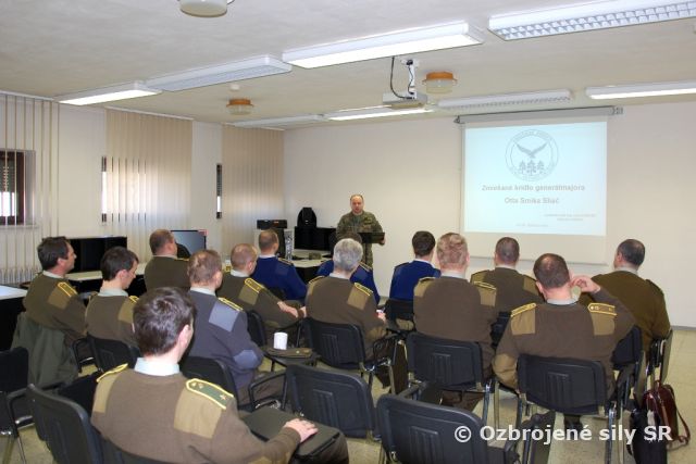 Účastníci štábneho kurzu AOS v zk Sliač