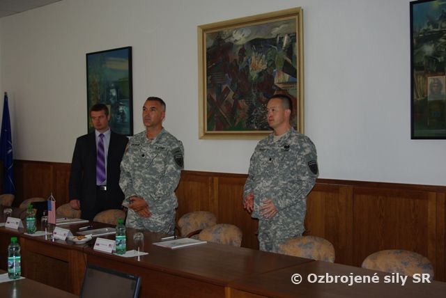Prijatie pridelenca obrany USA na veliteľstve pozemných síl OS SR 