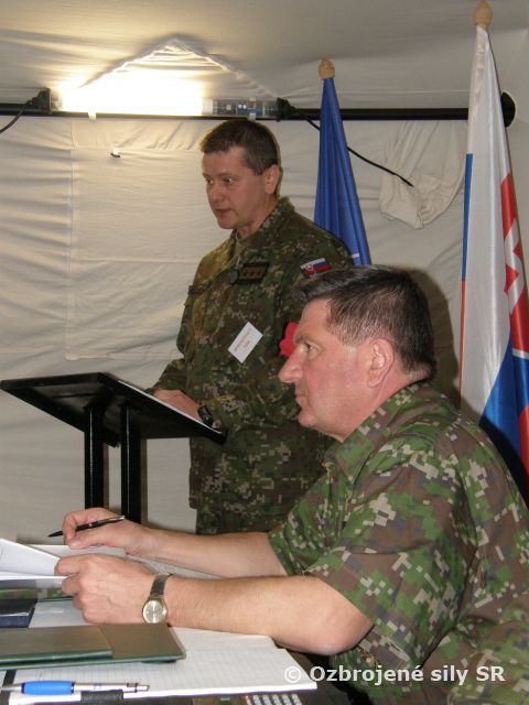Hodnotiaci tím oboznámil veliteľa pozemných síl so svojimi závermi 
