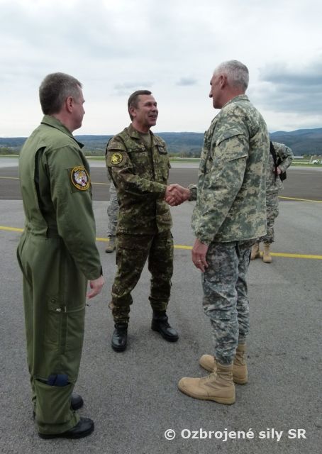 Veliteľ vzdušných síl sprevádzal generála Hertlinga