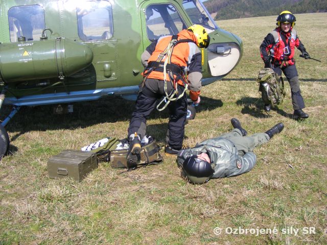 Letci z Prešova pátrali po havarovanom vrtuľníku