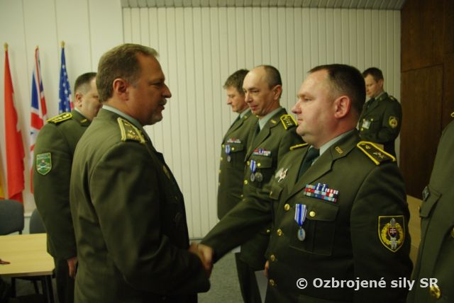 Slávnostný nástup pri príležitosti výročia vstupu SR do NATO