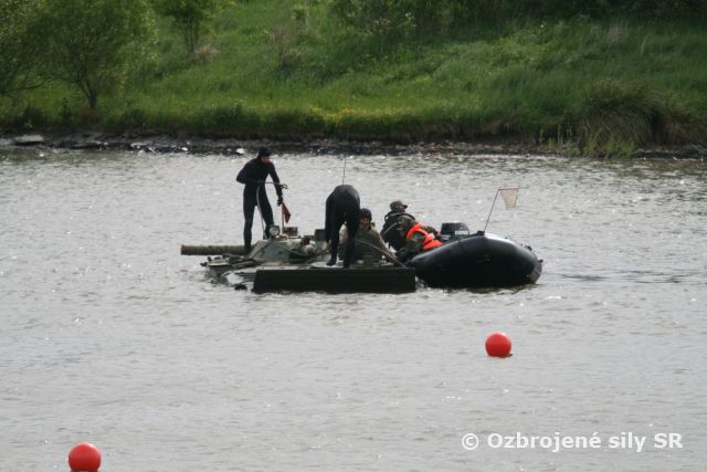 Na Lešti plávali nitrianske BVP