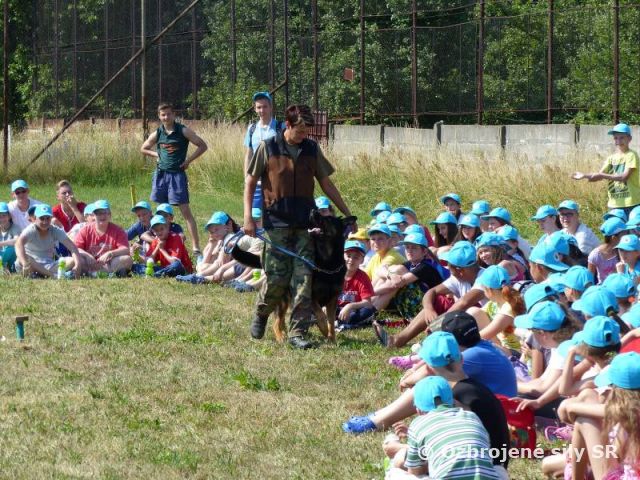 Kasárne vo Zvolene sa naplnili mladými návštevníkmi