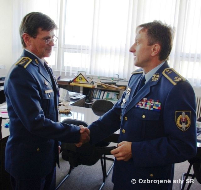 Plukovník Juraj Grivna ukončil pôsobenie v OS SR