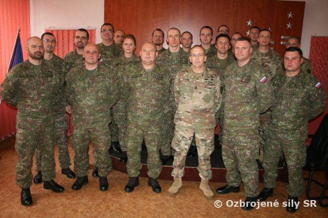 Kurz operačného plánovania pre poddôstojníkov pod záštitou inštruktorov Národnej gardy štátu Indiana