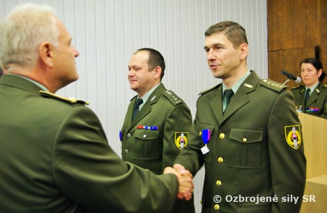 Slávnostný nástup pri príležitosti 72. výročia víťazstva nad fašizmom