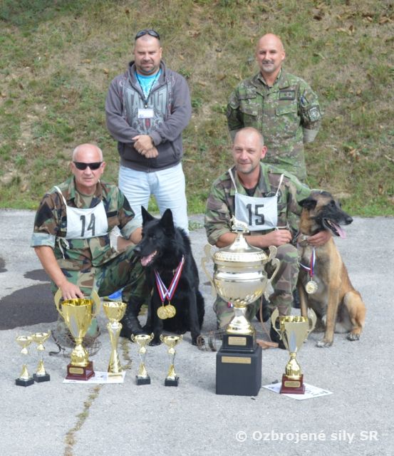 Sliačski psovodi so svojimi služobnými psami opäť excelovali 