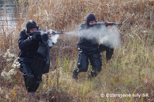 Seredskí potápači strieľali z vody
