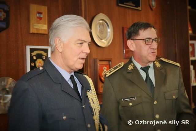 Návšteva na veliteľstve pozemných síl