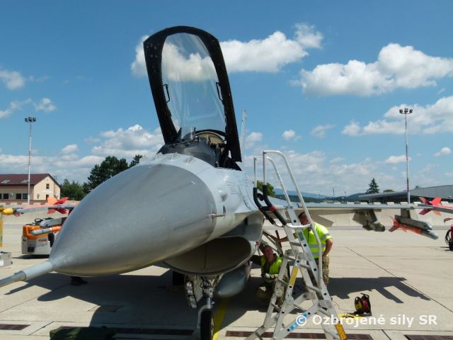 Prílet lietadiel na cvičenie MACE XIX