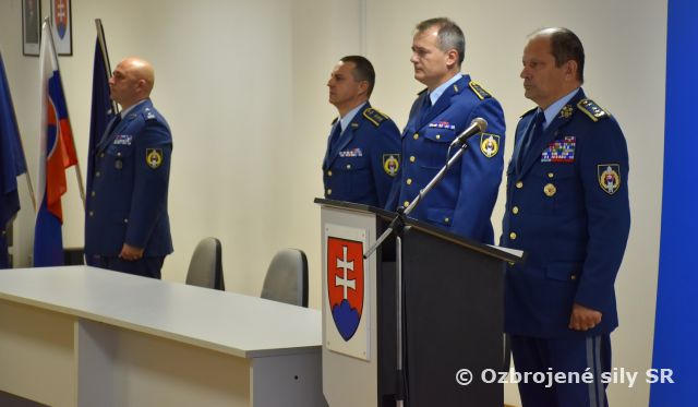 Slávnostný nástup ku Dňu boja za slobodu a demokraciu