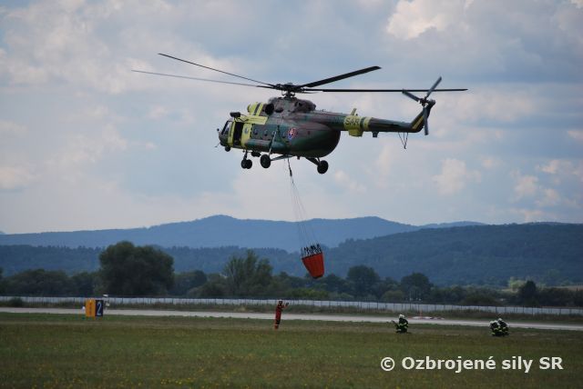 Prešovskí letci hasili lesný požiar