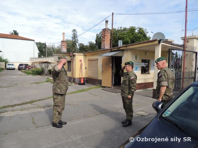 Nový veliteľ pozemných síl vykonal pracovné stretnutie v brigáde bojového zabezpečenia