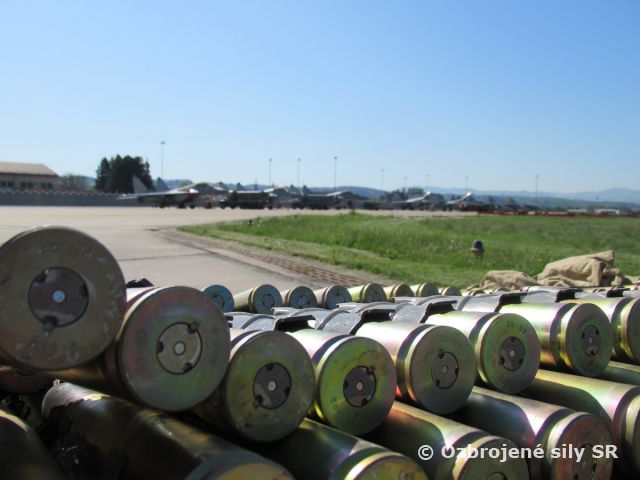 V taktickom krídle Sliač zahájili májové letecké streľby na pozemné ciele