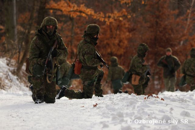Mrazivé prežitie nových vojakov v Lešti