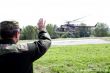 Vojenský vrtuľník prevážal do nemocnice na Kramároch matku s dieťaťom