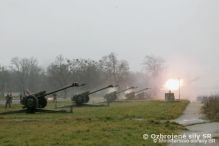 Vojaci vypálili z Tyršovho nábrežia 20 novoročných sálv