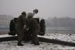 Vojaci odpálili z nábrežia 20 novoročných sálv