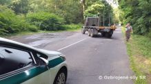 Vojenskí policajti zabezpečovali bezpečnosť a plynulosť cestnej premávky pri dopravnej nehode