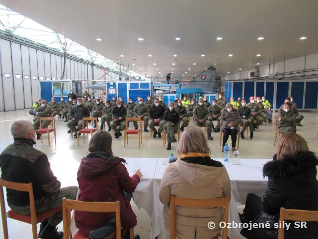 Stretnutie príslušníkov 81. krídla s lekármi z Fakultnej nemocnice s poliklinikou F. D. Roosevelta Banská Bystrica