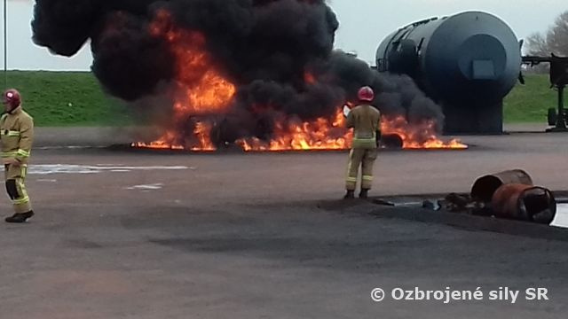 Velitelia hasičských jednotiek vo výcvikovom stredisku Manston