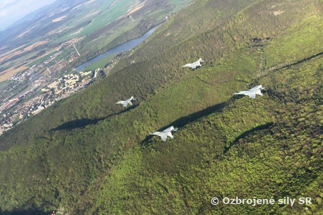 Výcvikové lety lietadiel MiG-29