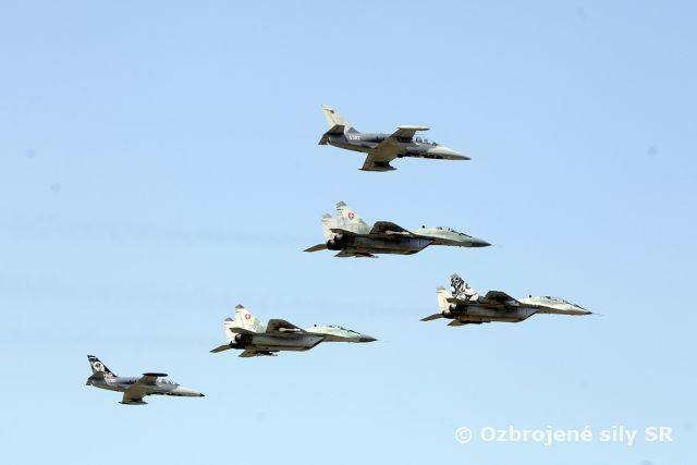 Obloha nad Sliačom bude dva dni patriť letcom, chýbať nebudú ani piloti vzdušných síl