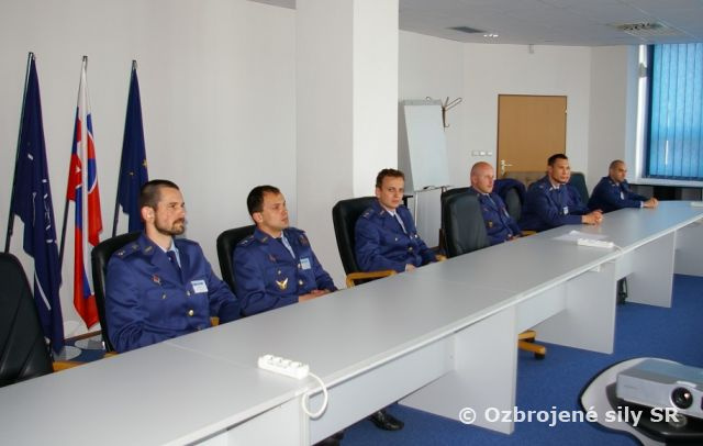 Triedne skúšky pilotov, riadiacich letovej prevádzky a riadiacich bojového použitia