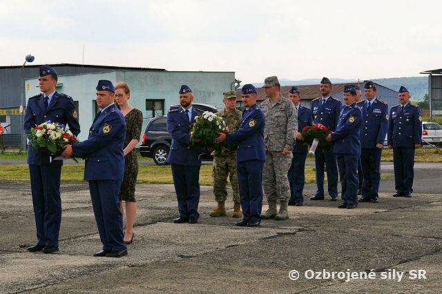 Zástupcovia ambasád Spojeného kráľovstva Veľkej Británie a Severného Írska a USA na Sliači