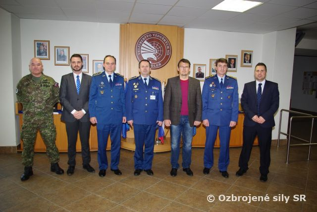 Štátny tajomník MO SR navštívil vzdušné sily