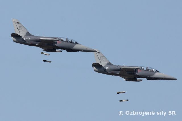 Letecké streľby letiek taktického krídla Sliač