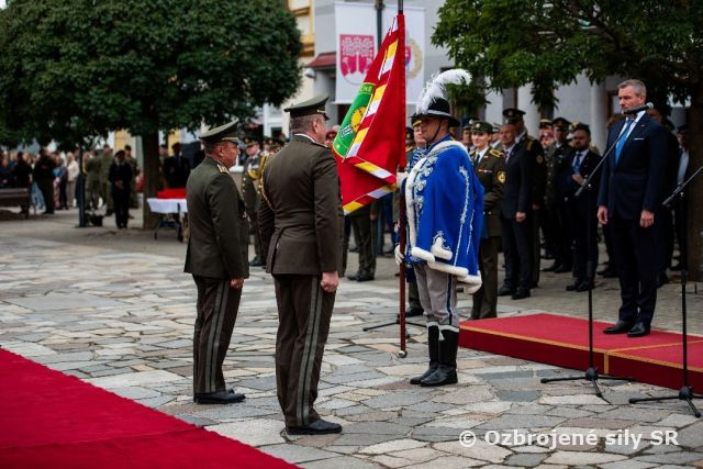 Spoločné operačné veliteľstvo OS SR má vojenskú štandardu