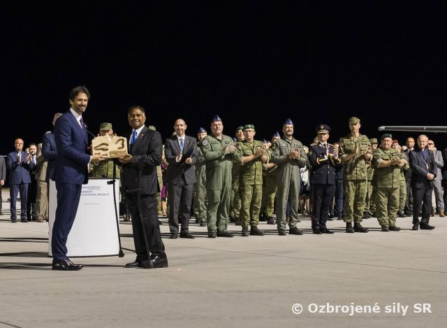 Prílet prvých slovenských F-16 na letisko Kuchyňa