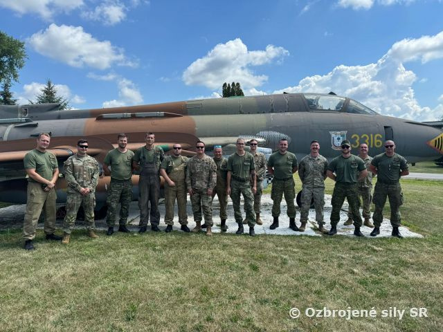 Výcvik BAK-12 na letisku v Kuchyni