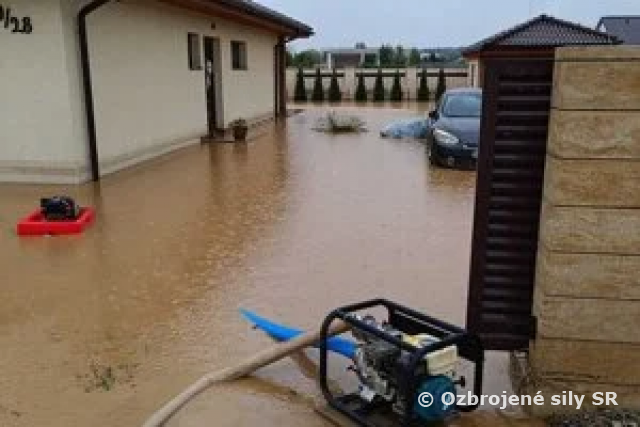 Profesionáli spod Zobora pomáhali pri záplavách