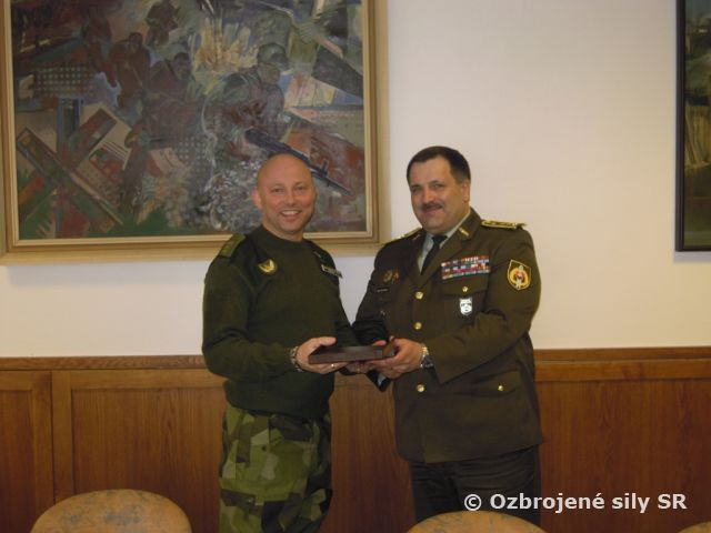 Švédsky pridelenec obrany rokoval so zástupcom veliteľa pozemných síl 