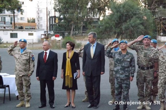 V Sektore 4 na Cypre zaviala ukrajinská vlajka