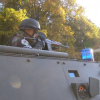 Práporová skupina pokračuje druhý deň v plnení operácie