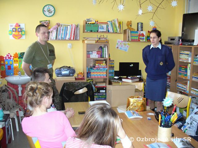 Vzdušné sily opäť pomáhali deťom