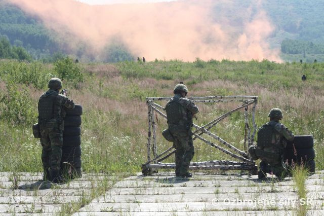 Bojové streľby strážnych jednotiek ISAF- rotácia september 2011