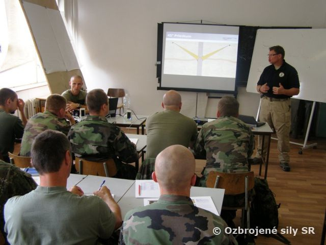 Výcvik inštruktorov C-IED vo VÚ 1049 Sereď 