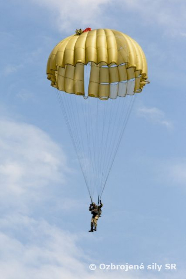 Zoskoky padákom