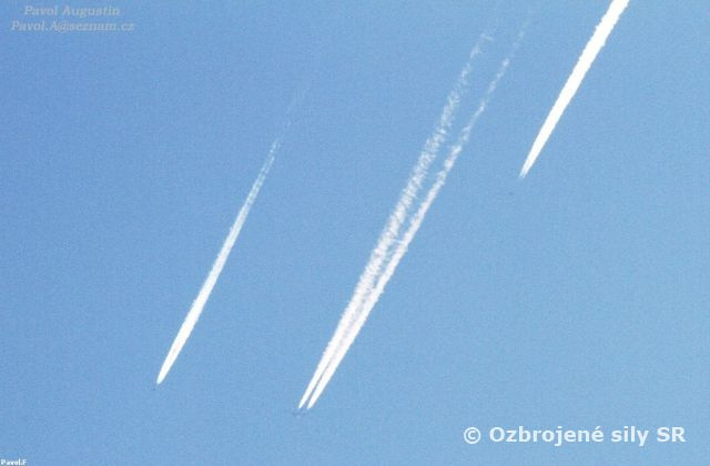 Stíhačky MiG-29 opäť pomáhali lietadlu v núdzi