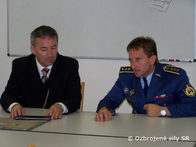 EVANJELICKÝ BISKUP NAVŠTÍVIL VRTUĽNÍKOVÉ KRÍDLO V PREŠOVE